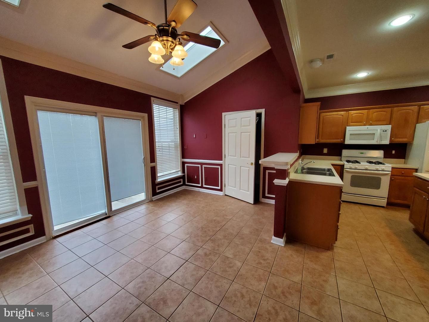 1020 Meadow View Drive photo 6