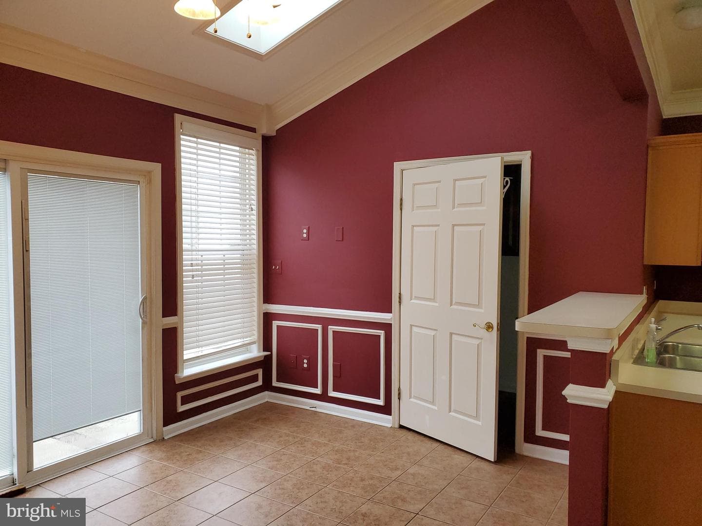 1020 Meadow View Drive photo 7