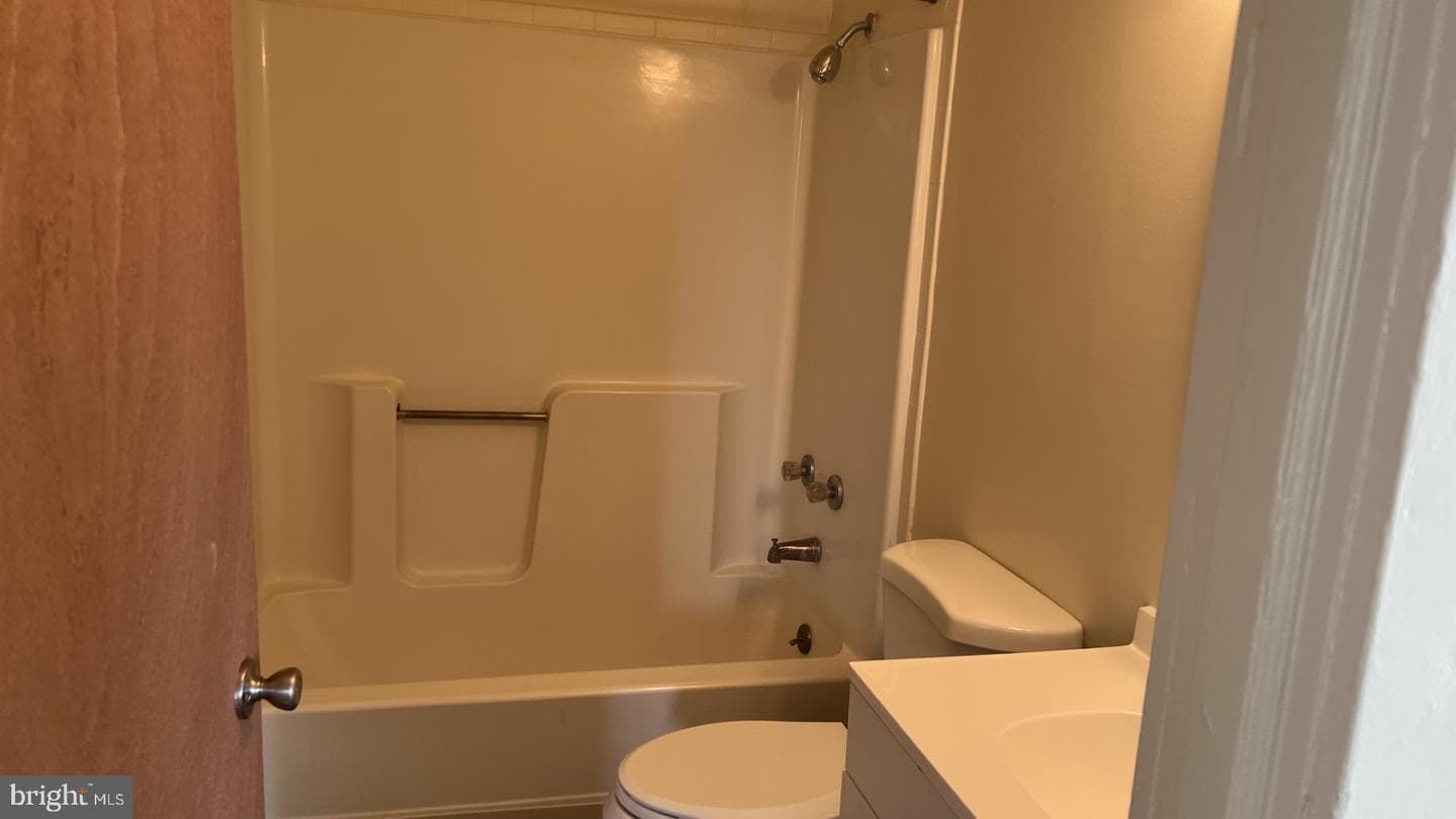 313 E College Avenue photo 10