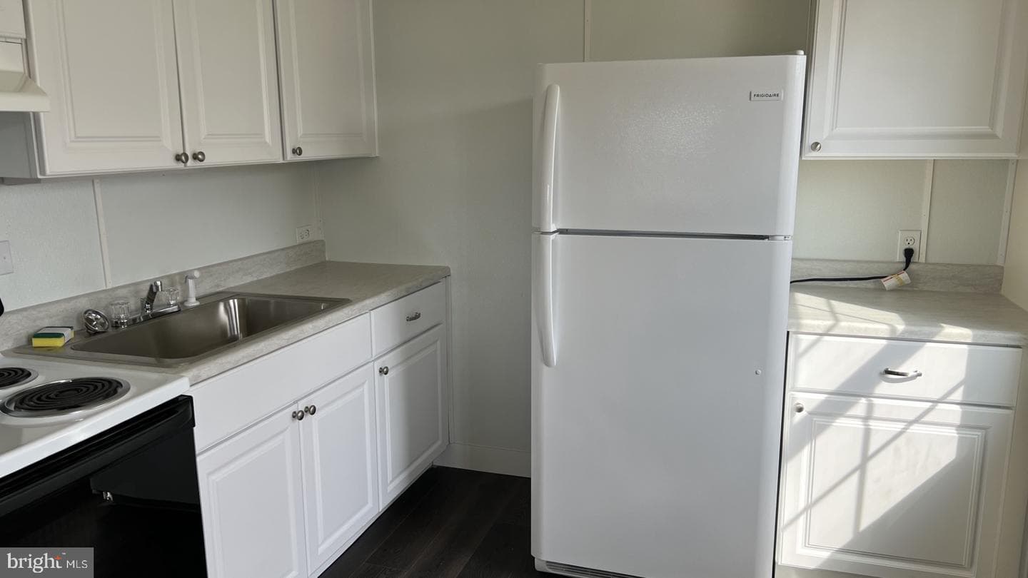 313 E College Avenue photo 2