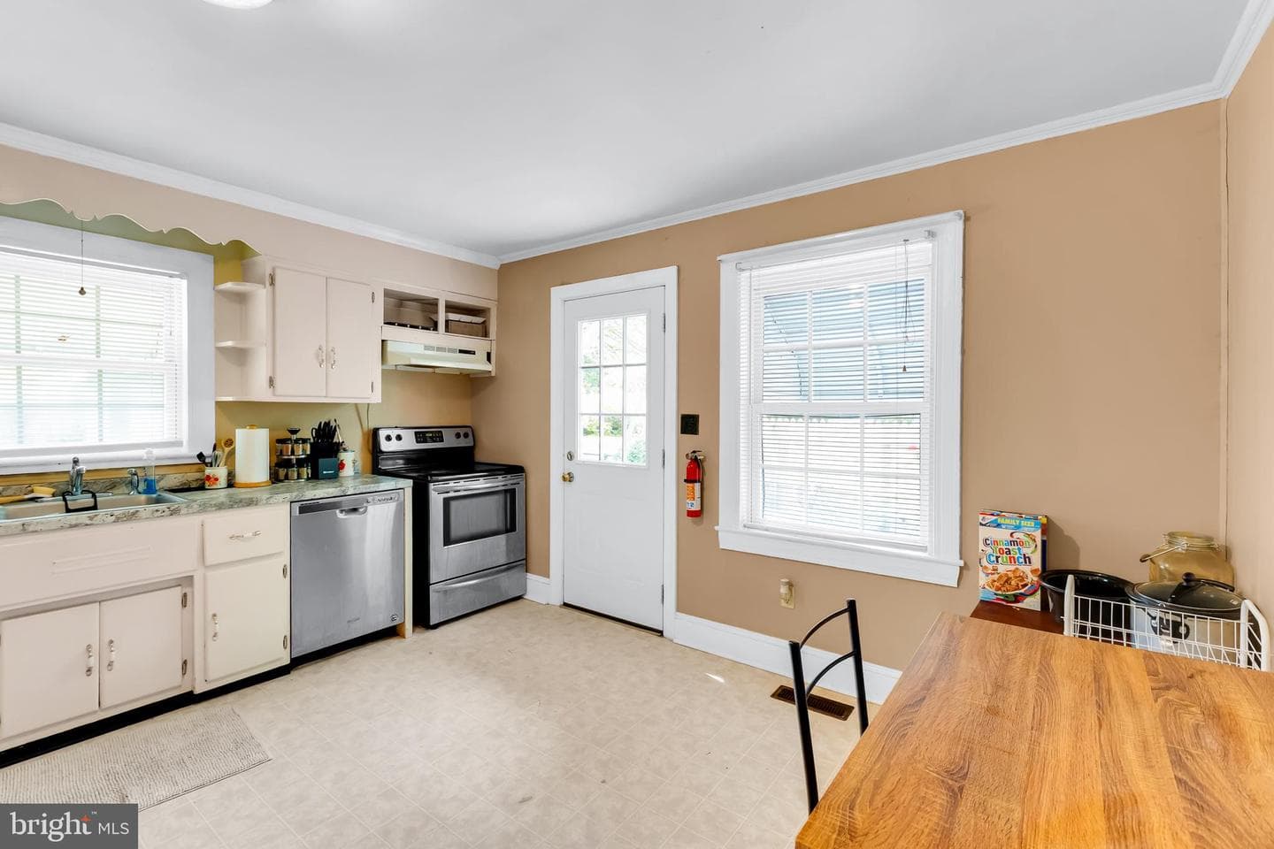 1513 Lilac Drive photo 6
