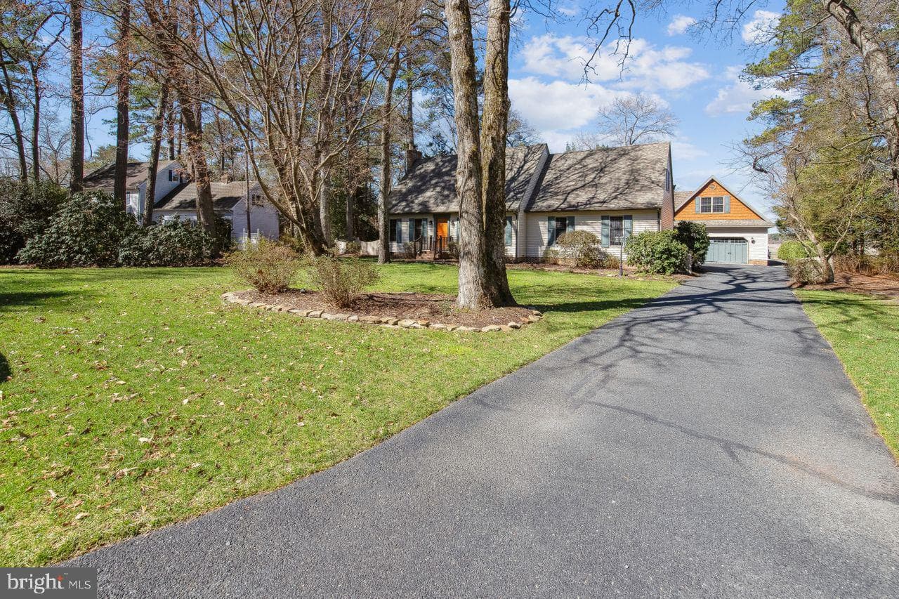 4388 Sturbridge Drive photo 2