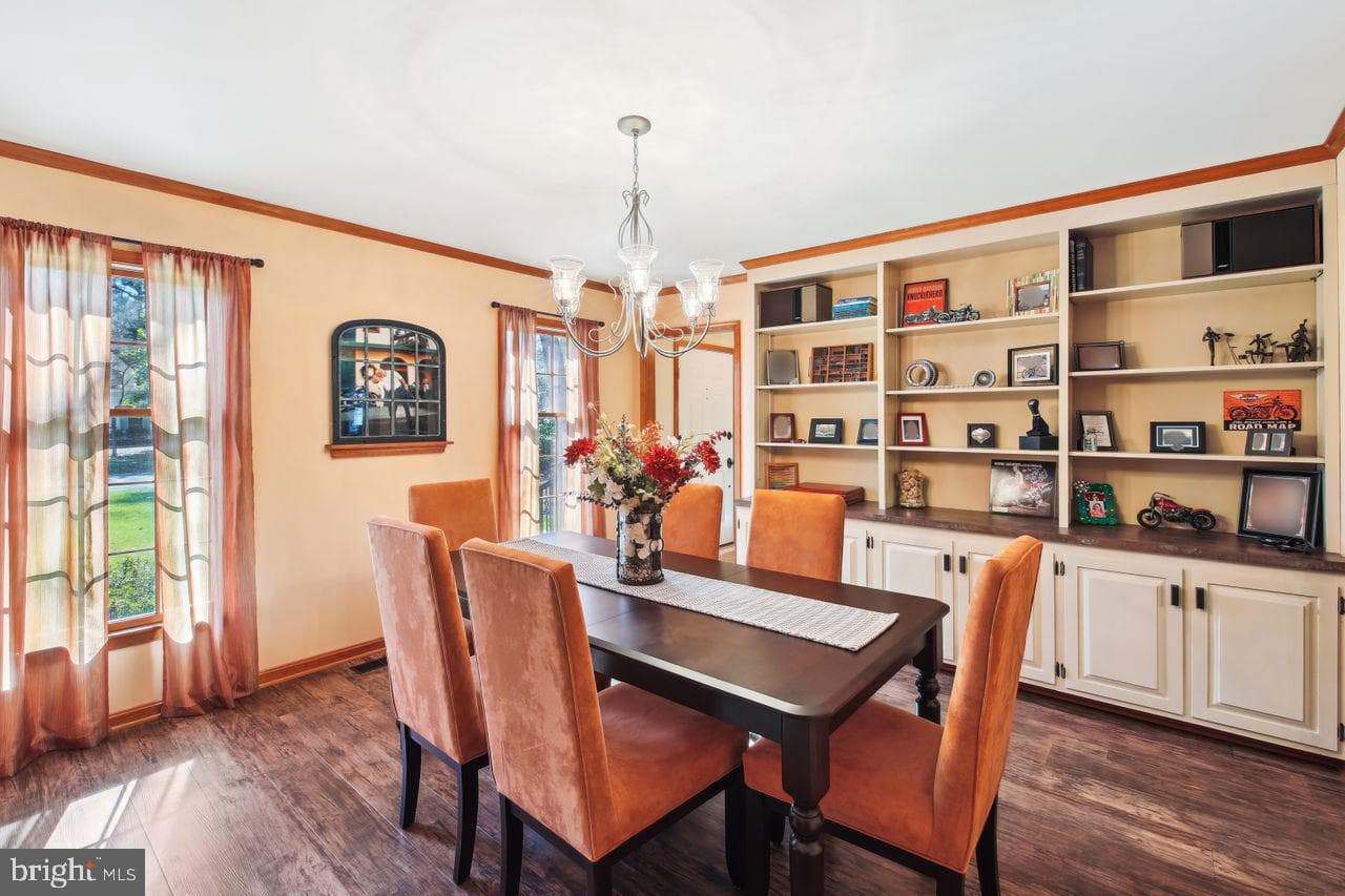 4388 Sturbridge Drive photo 4