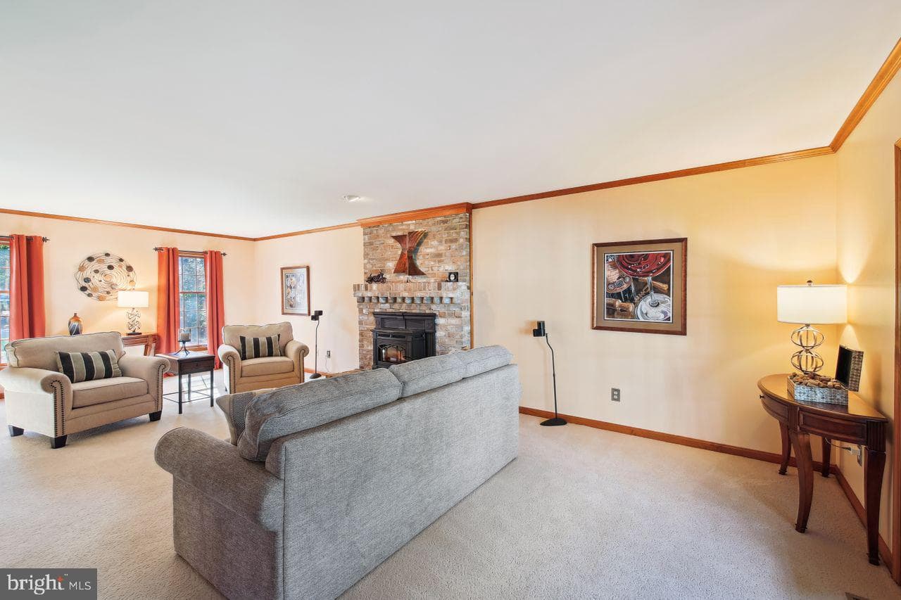 4388 Sturbridge Drive photo 9