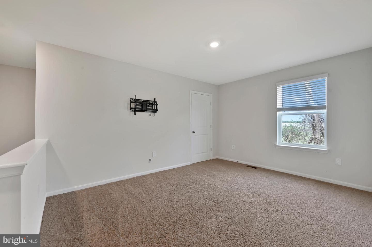 128 Hunters Way photo 10
