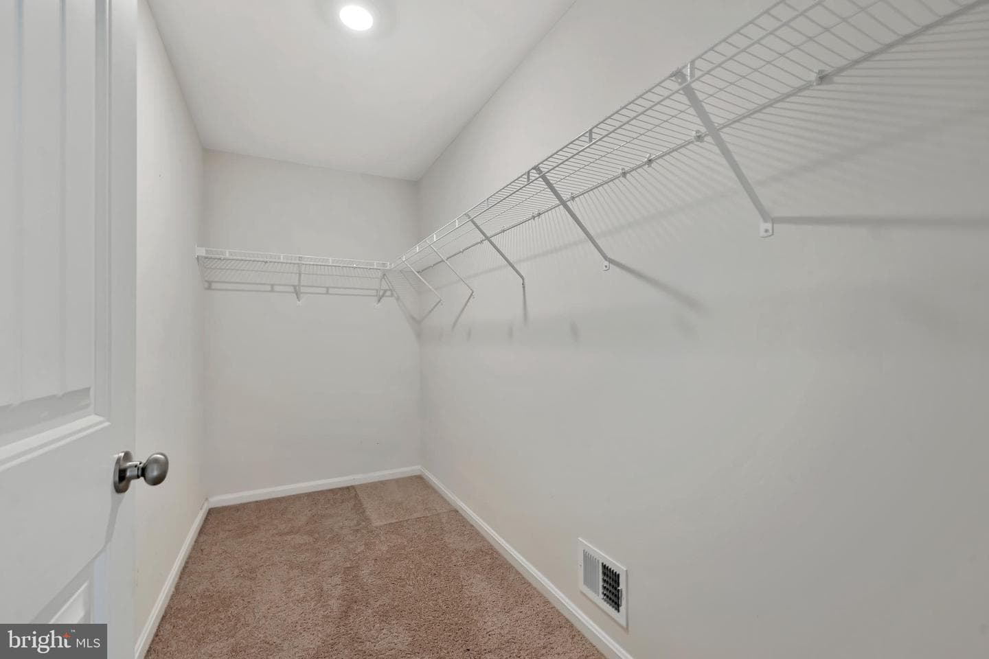 128 Hunters Way photo 12