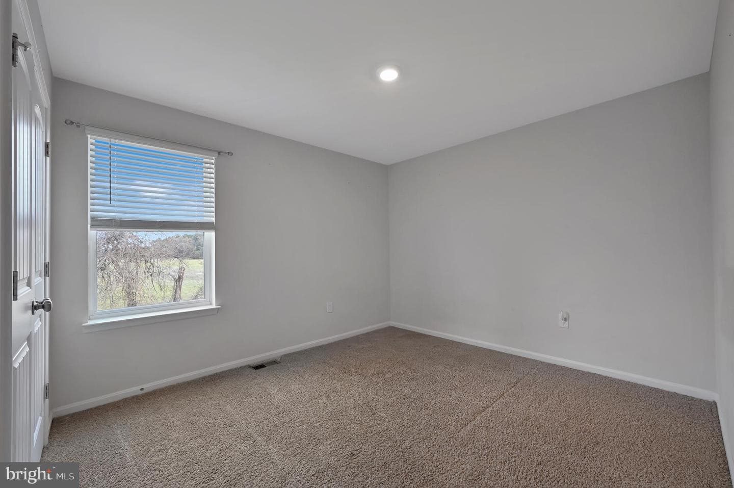 128 Hunters Way photo 16