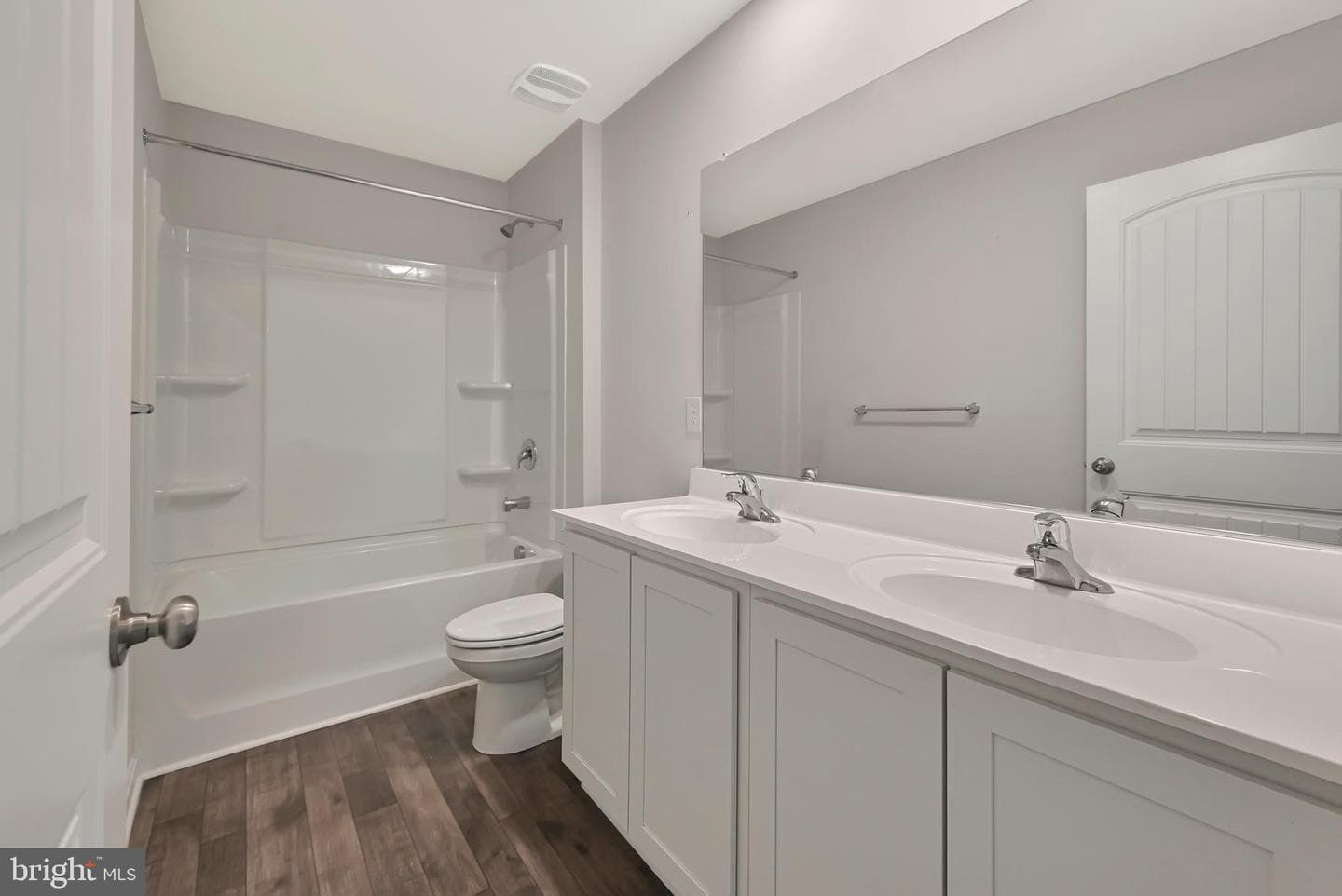128 Hunters Way photo 17