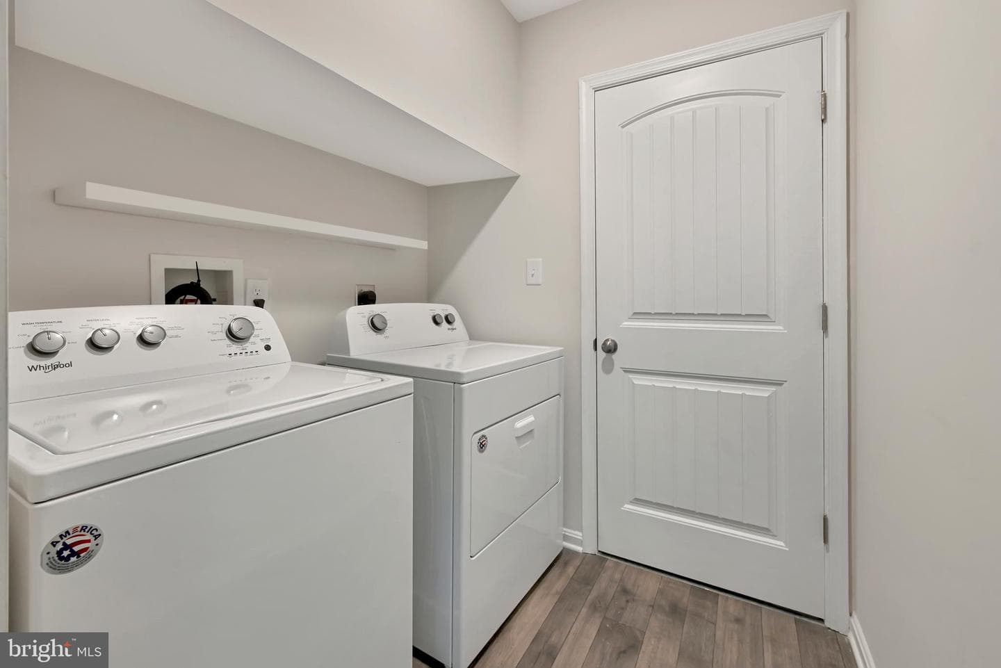 128 Hunters Way photo 18