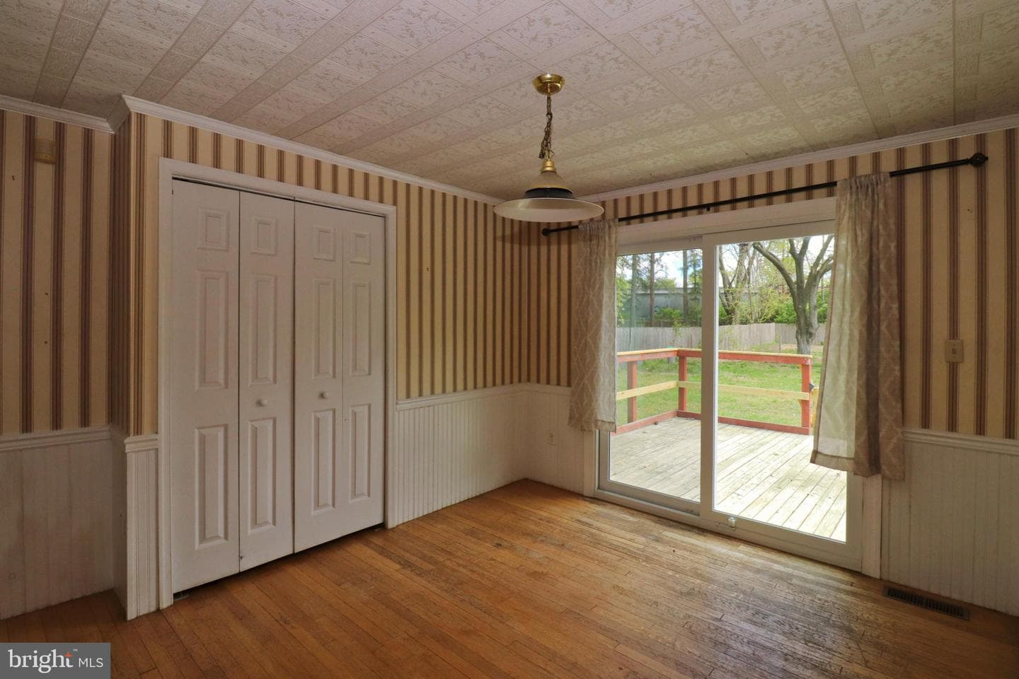1405 Westchester Street photo 23
