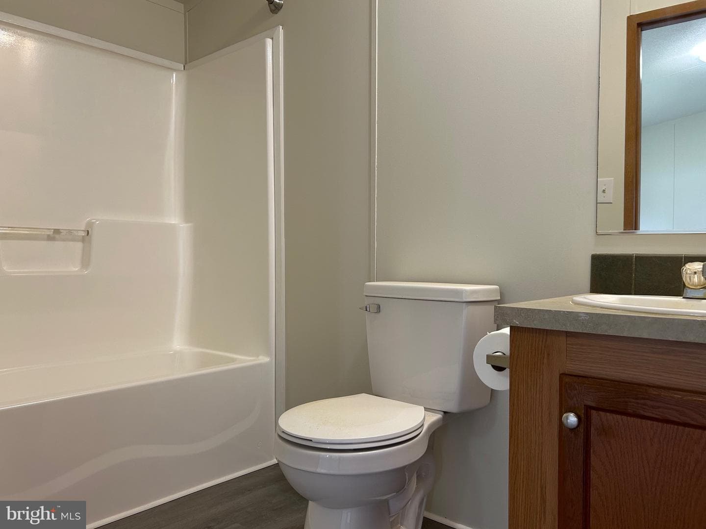 5875 Peach Street photo 10