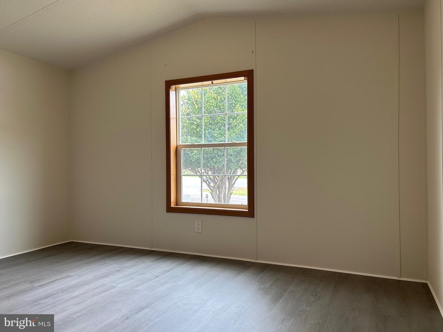 5875 Peach Street photo 12