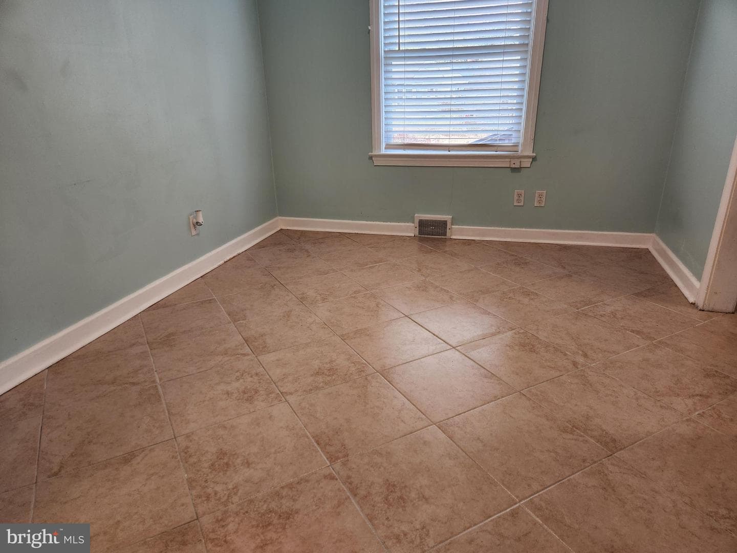 505 E College Avenue photo 6