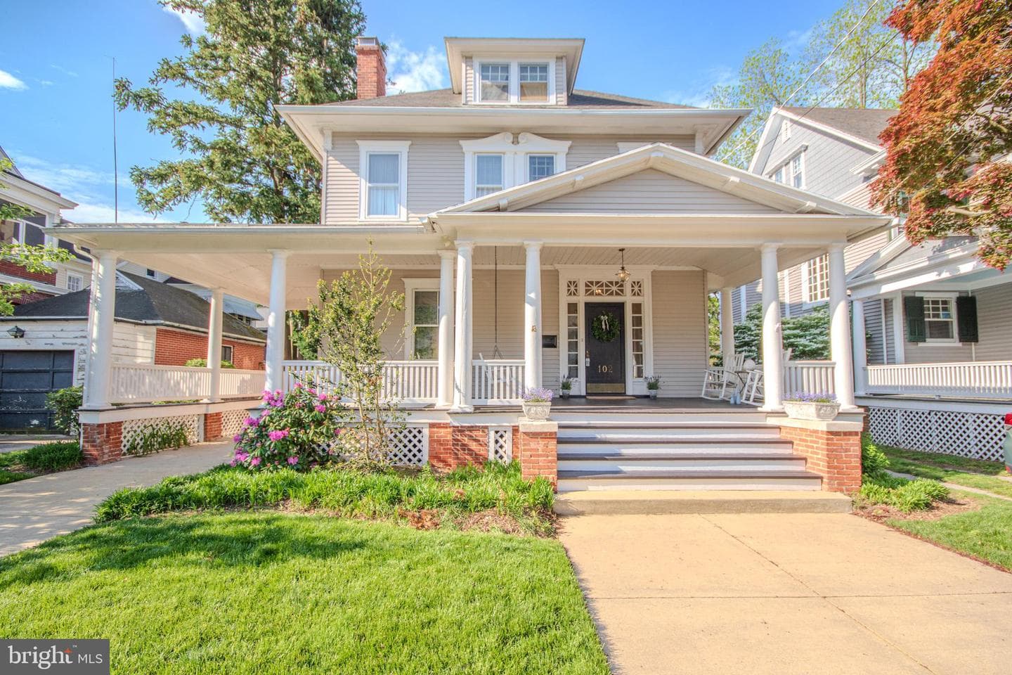 102 W William Street photo 1