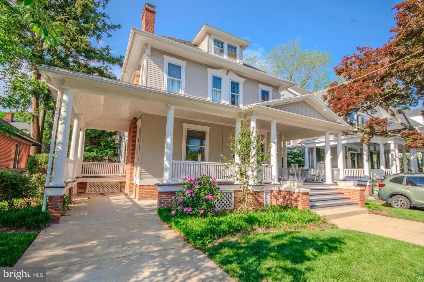 102 W William Street photo 2