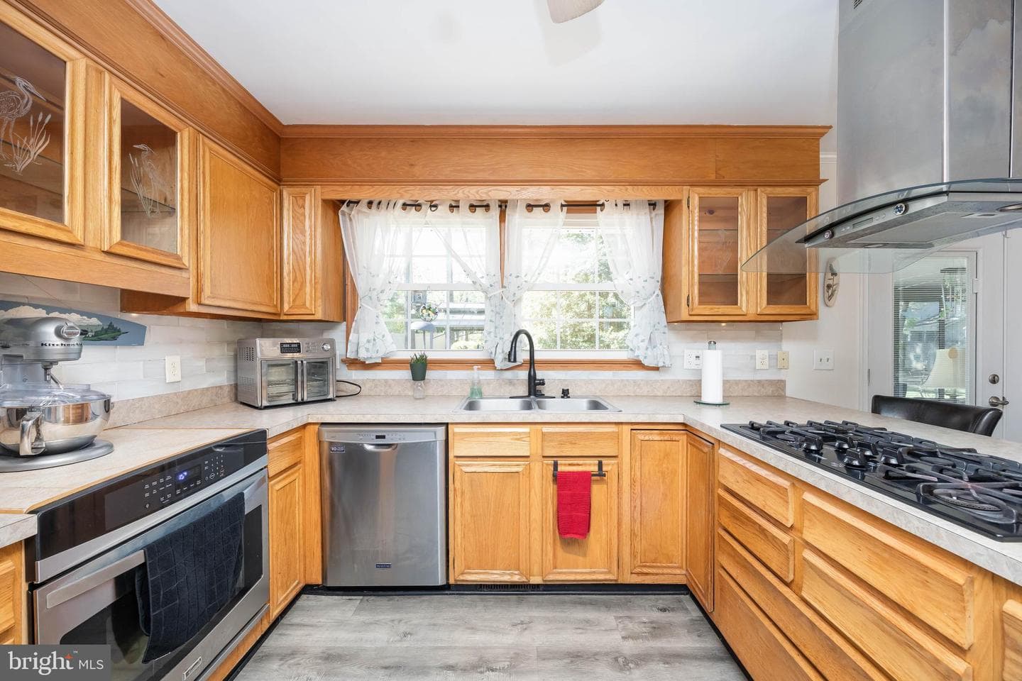 1036 S Schumaker Drive photo 16