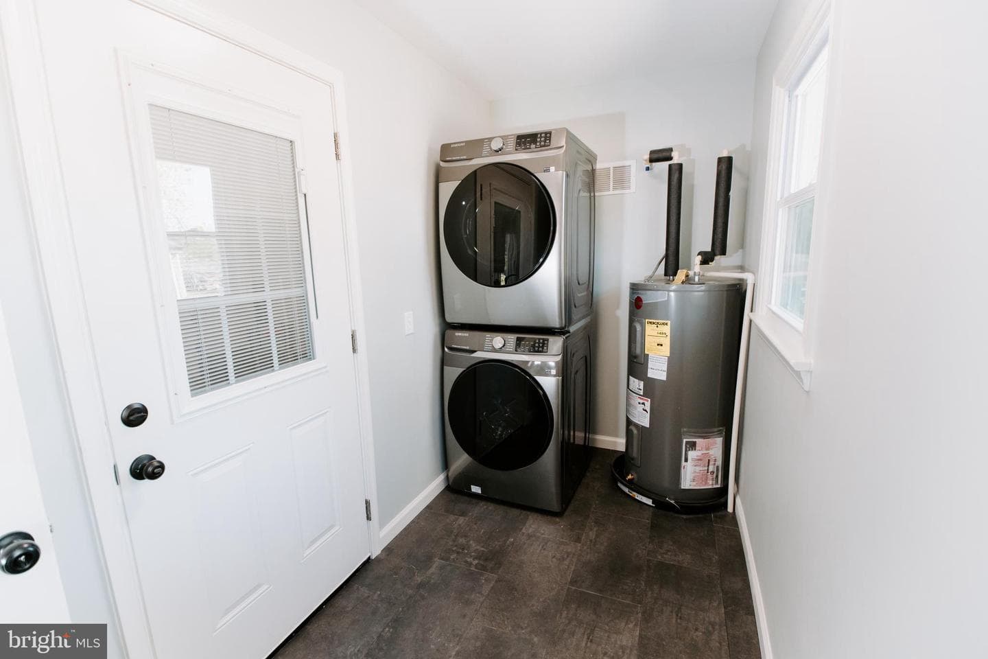 8695 Mar Lynn Drive photo 37