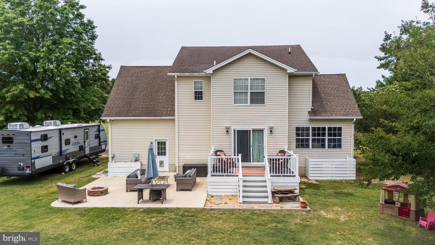 10037 Grapevine Road photo 2