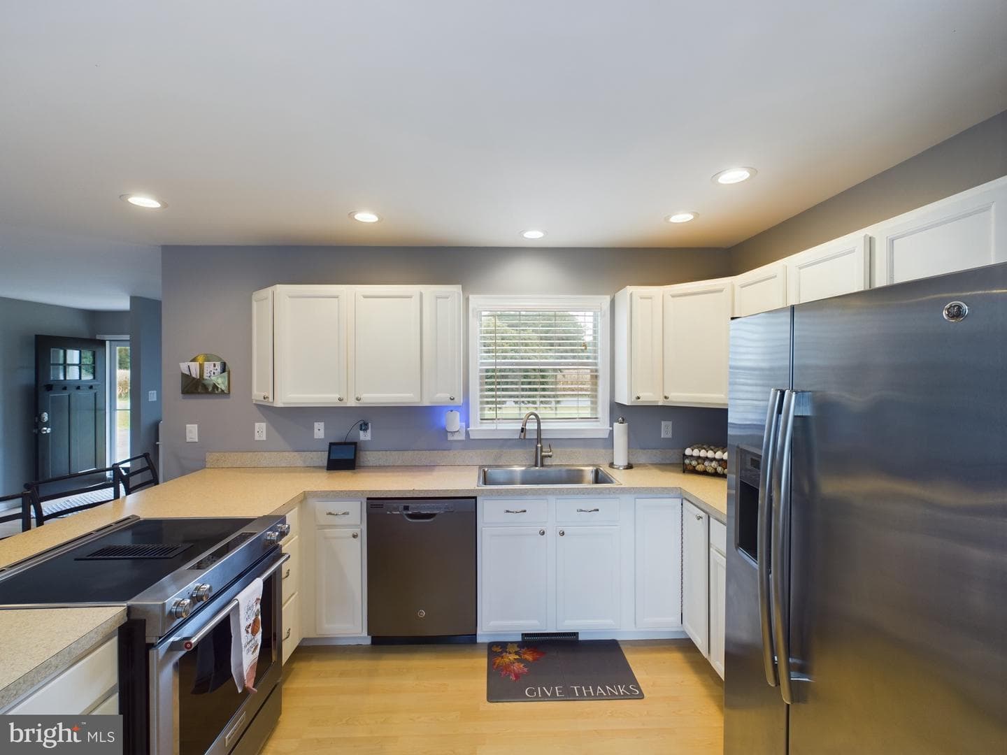 10037 Grapevine Road photo 7