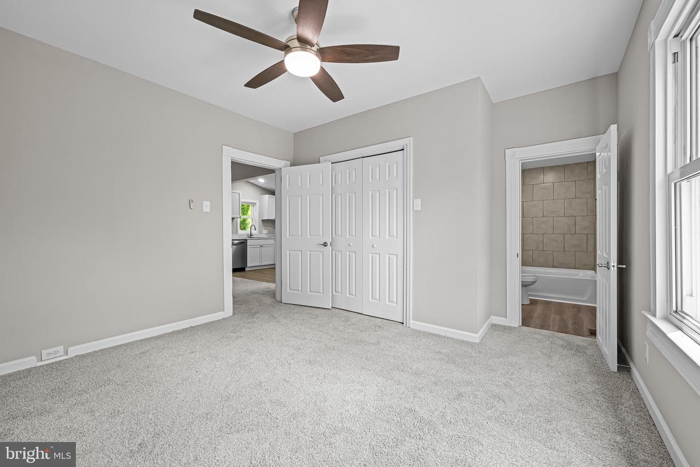 10 E Chestnut Street photo 15