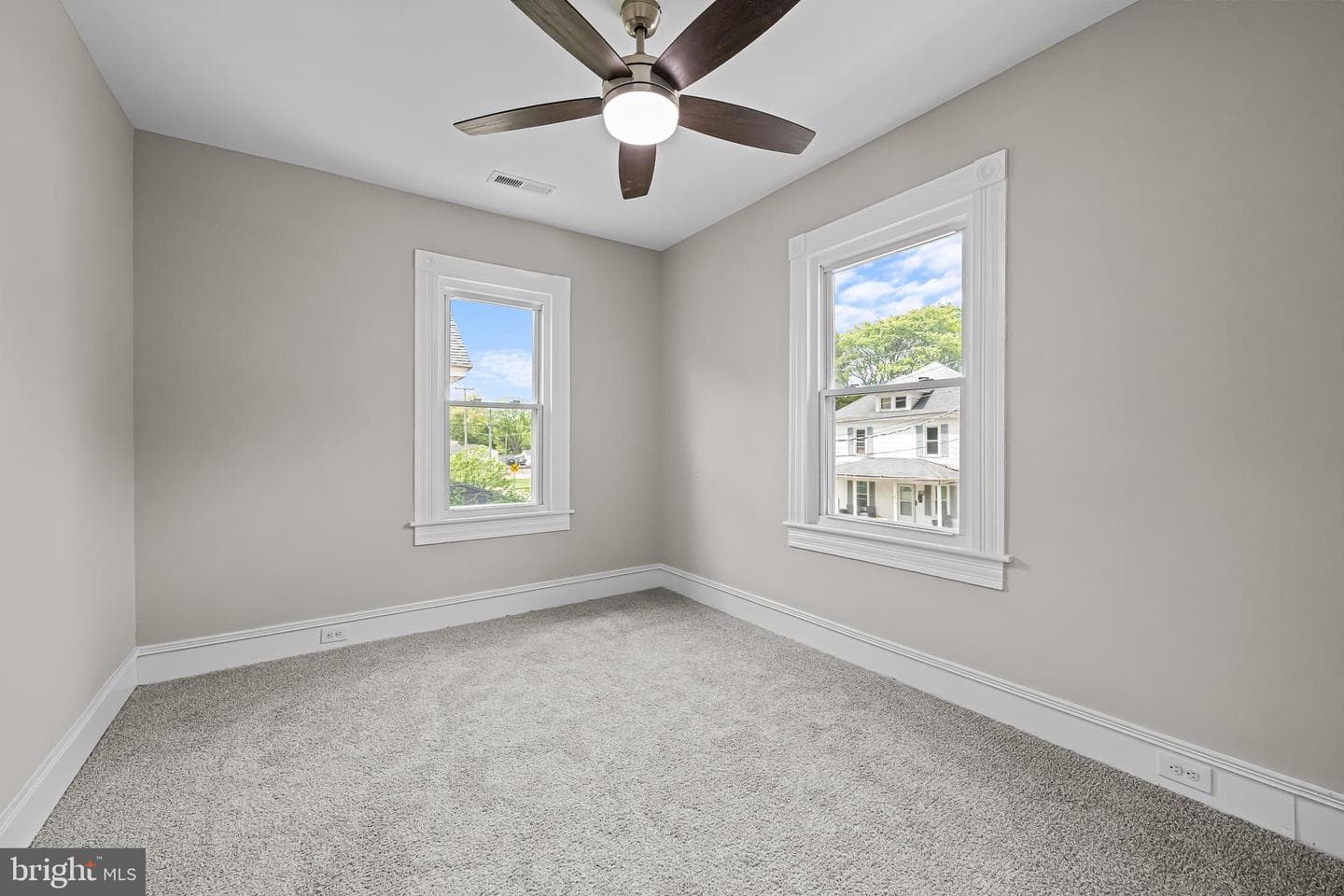 10 E Chestnut Street photo 16