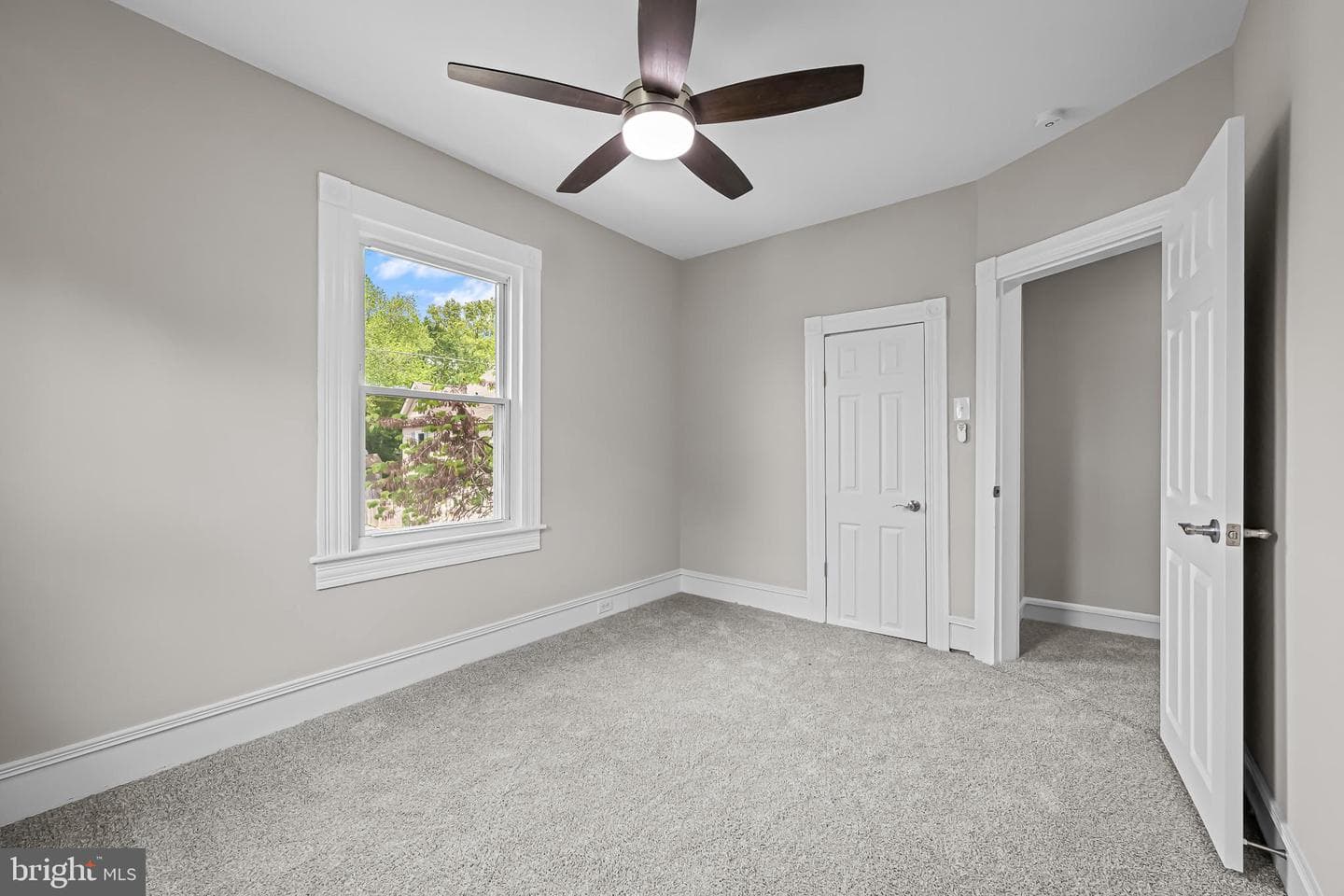 10 E Chestnut Street photo 17