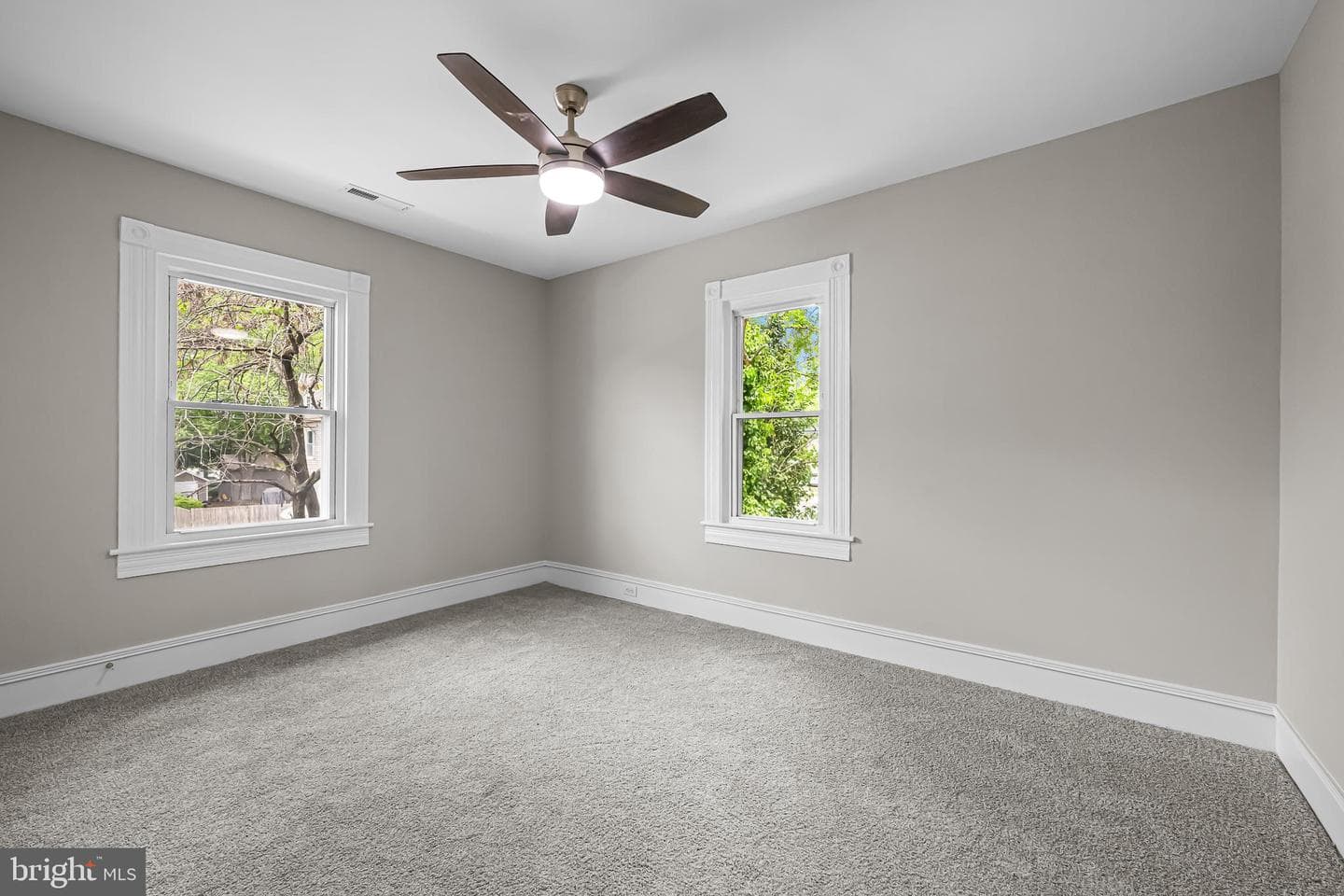 10 E Chestnut Street photo 18