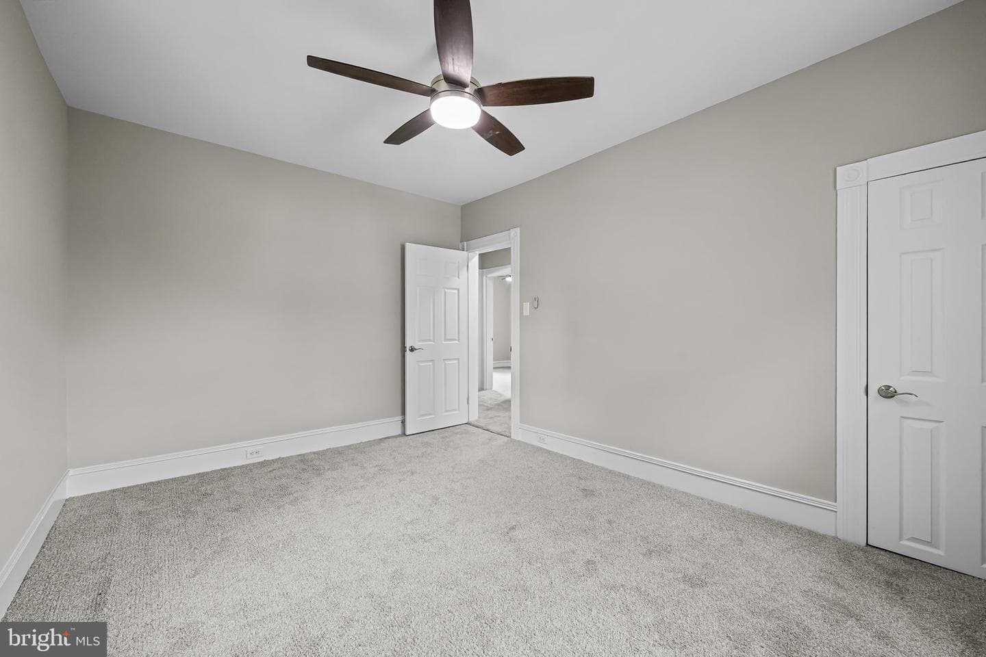 10 E Chestnut Street photo 19