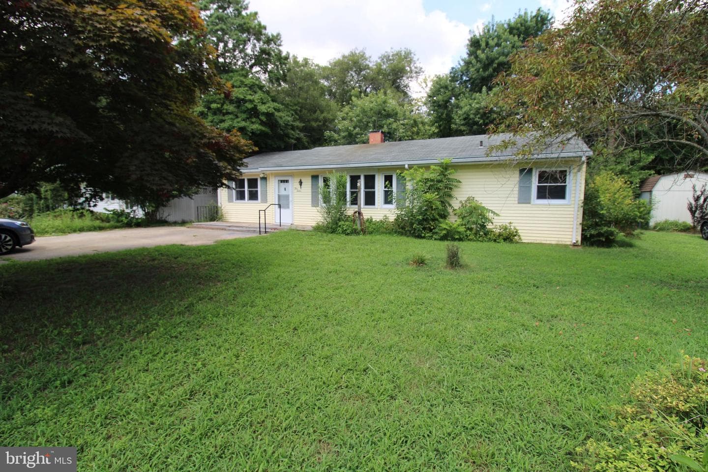 512 Regency Drive photo 1