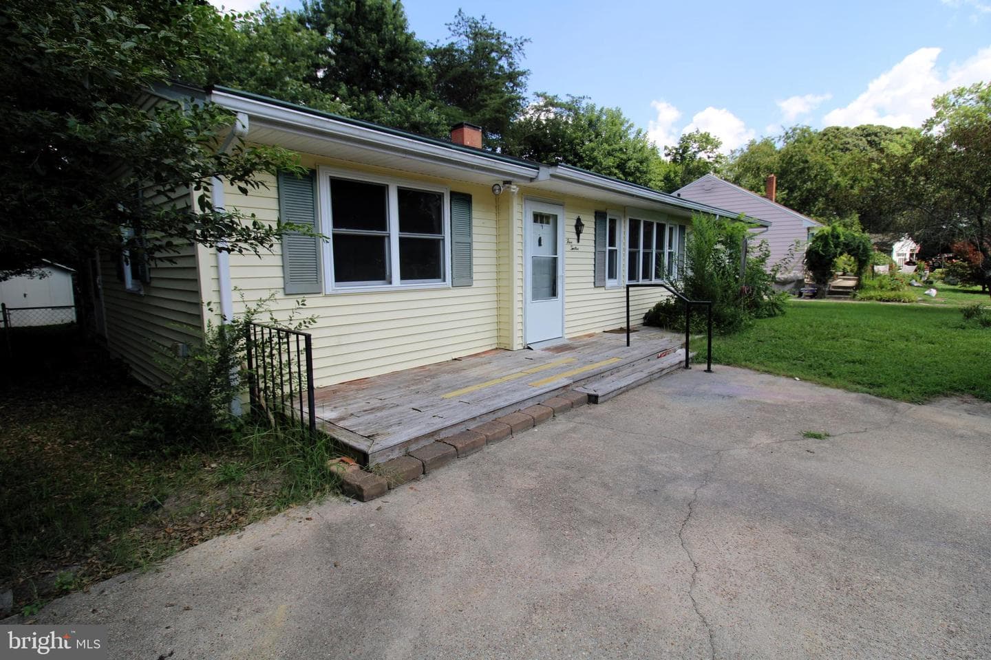 512 Regency Drive photo 2