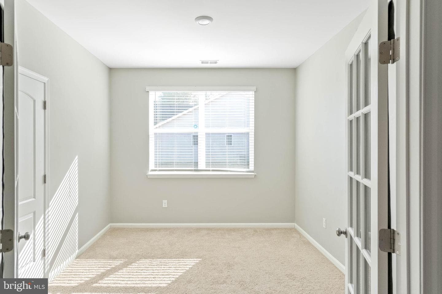 104 Hunters Way photo 34