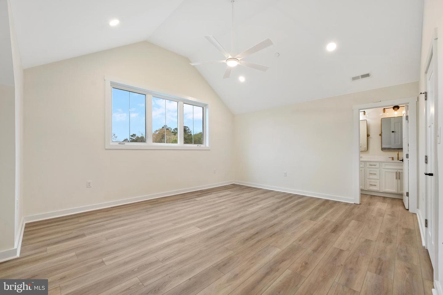 303 Powell Avenue photo 12