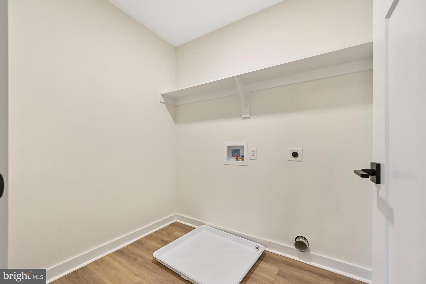303 Powell Avenue photo 17