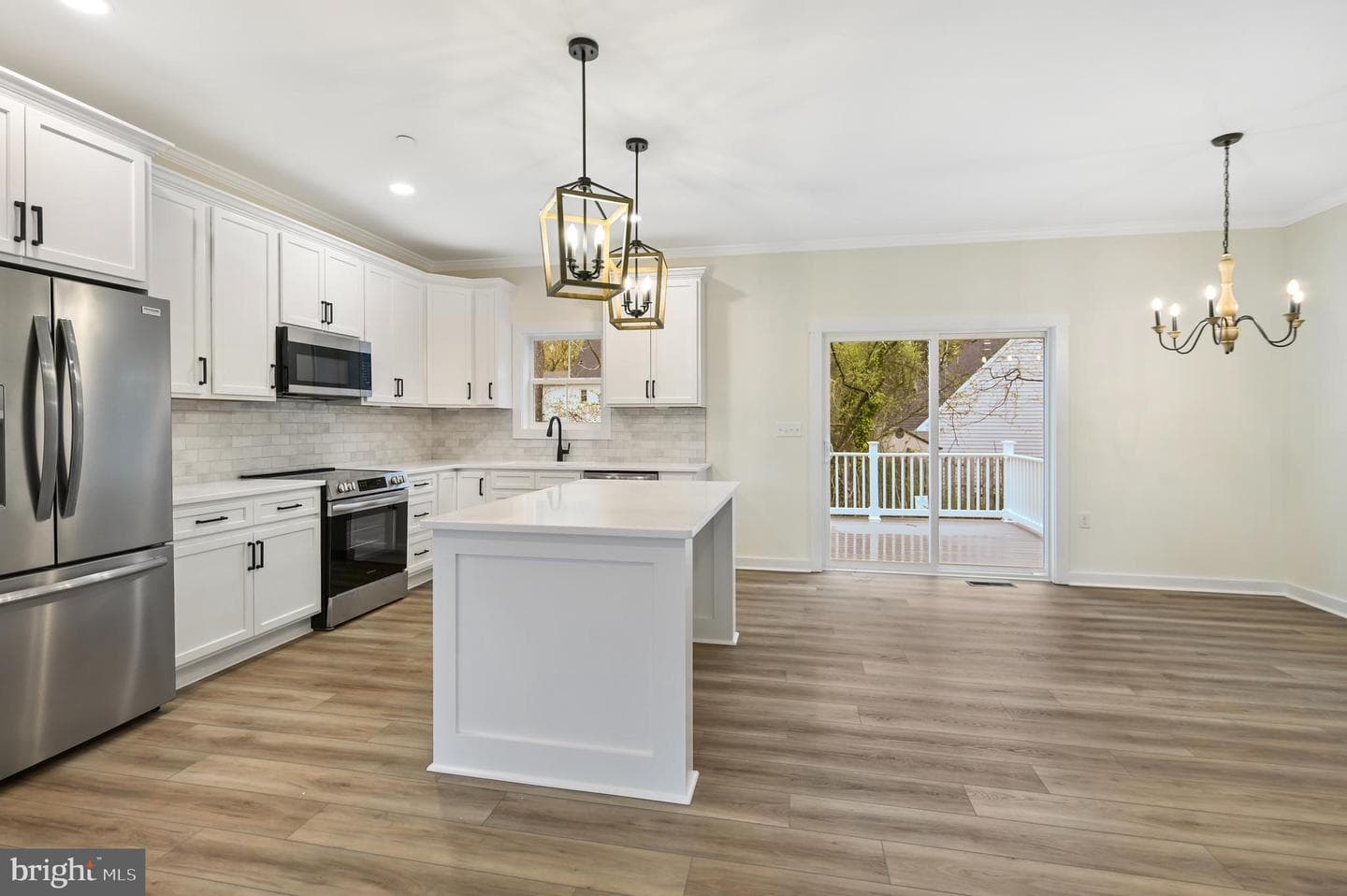 303 Powell Avenue photo 4