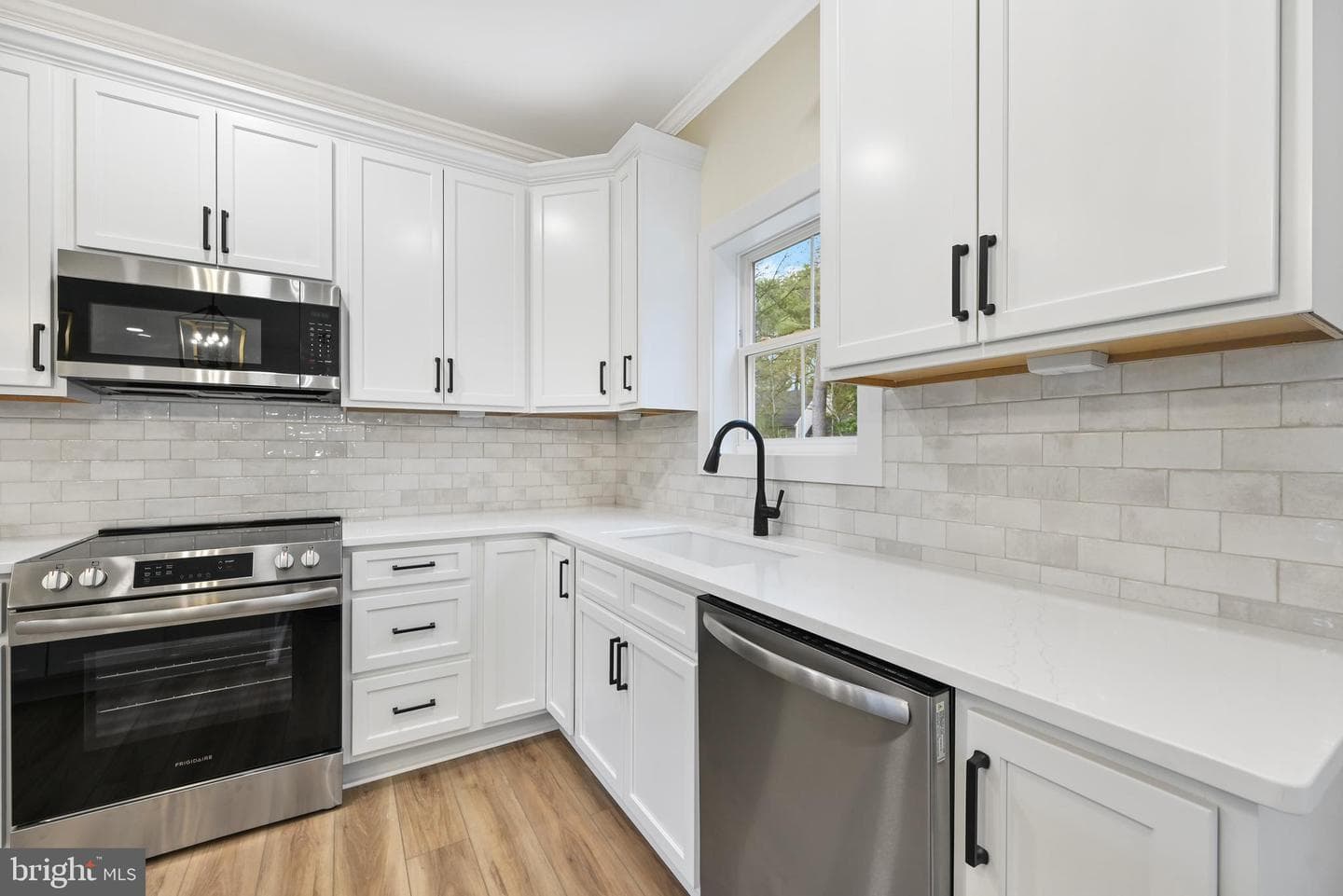 303 Powell Avenue photo 7