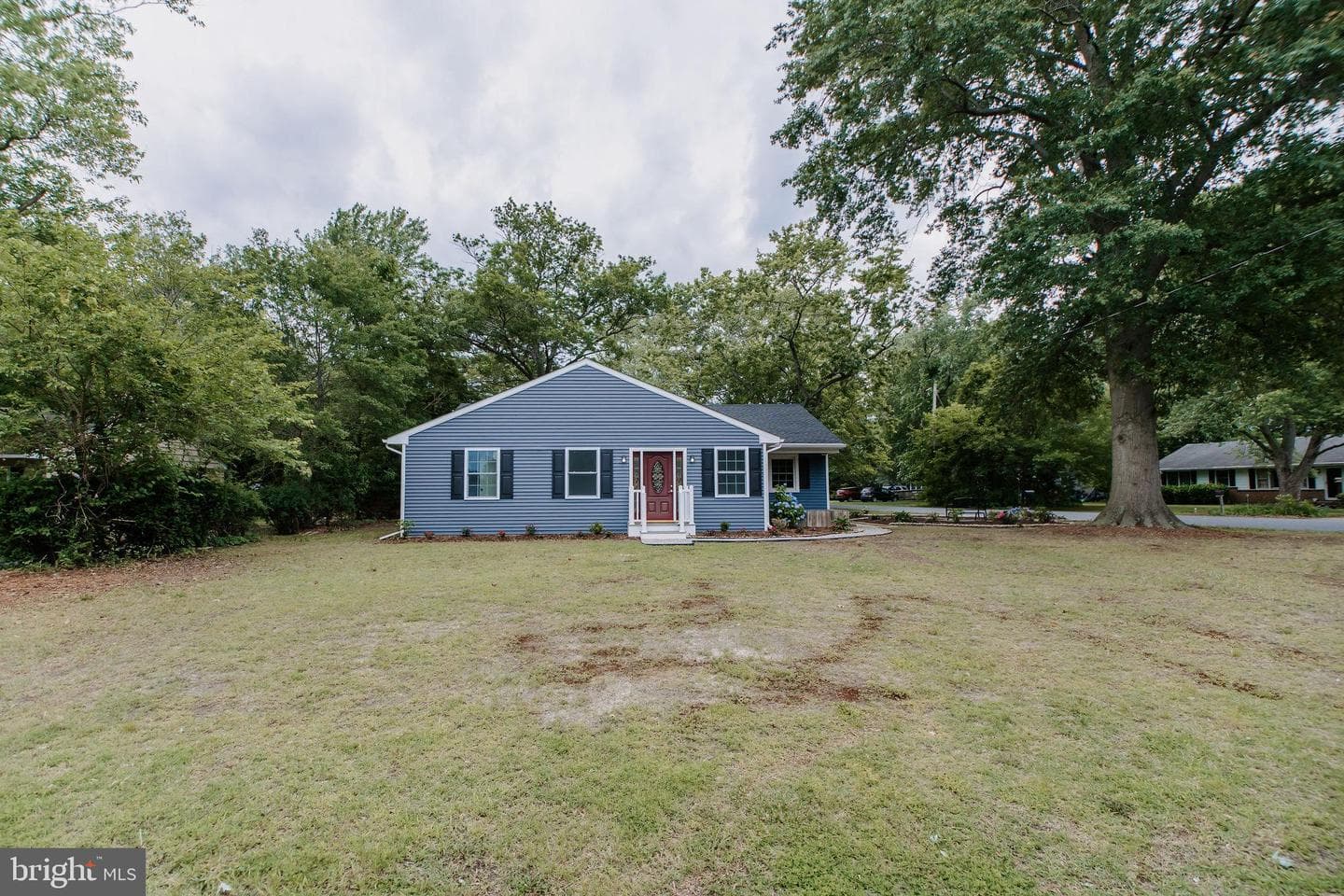 1721 Crestwood Circle photo 3