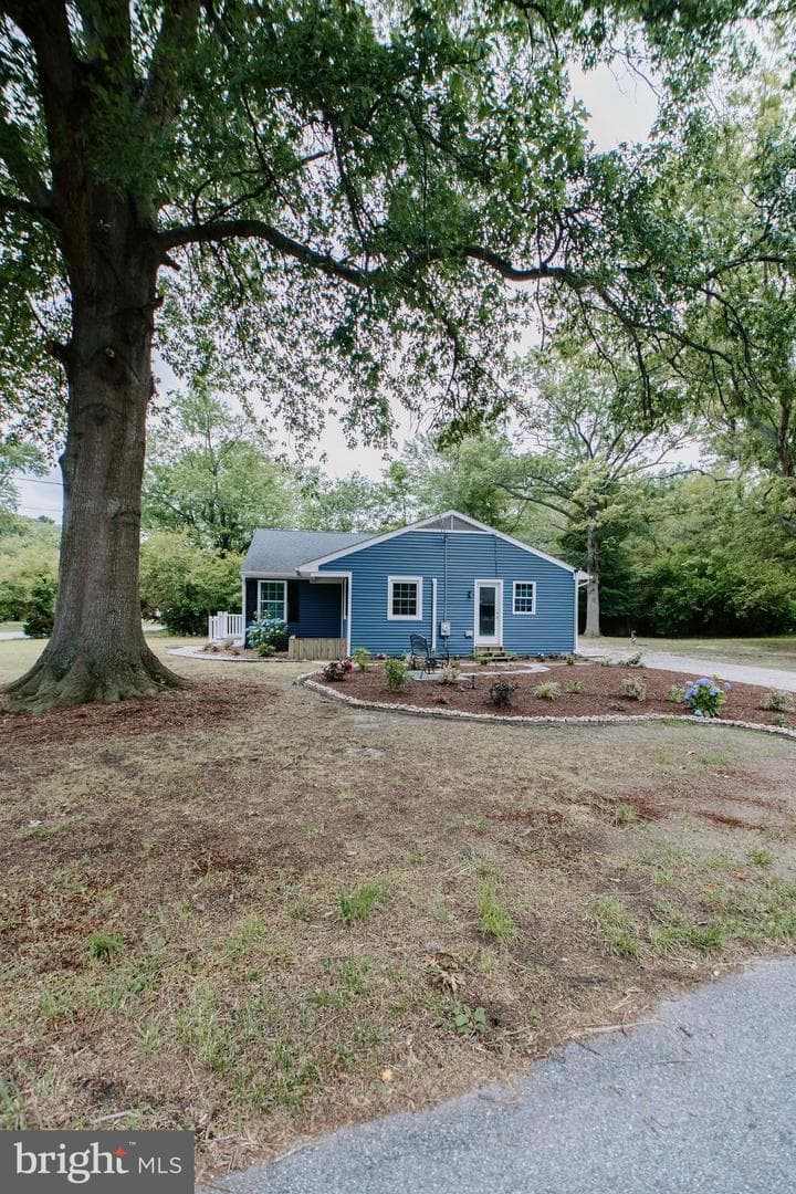 1721 Crestwood Circle photo 4