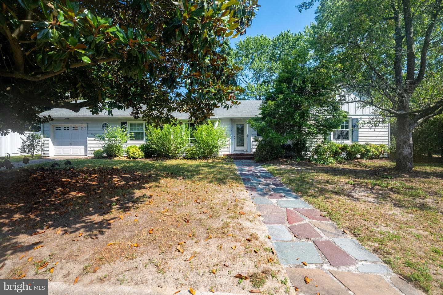 609 Manor Drive photo 1