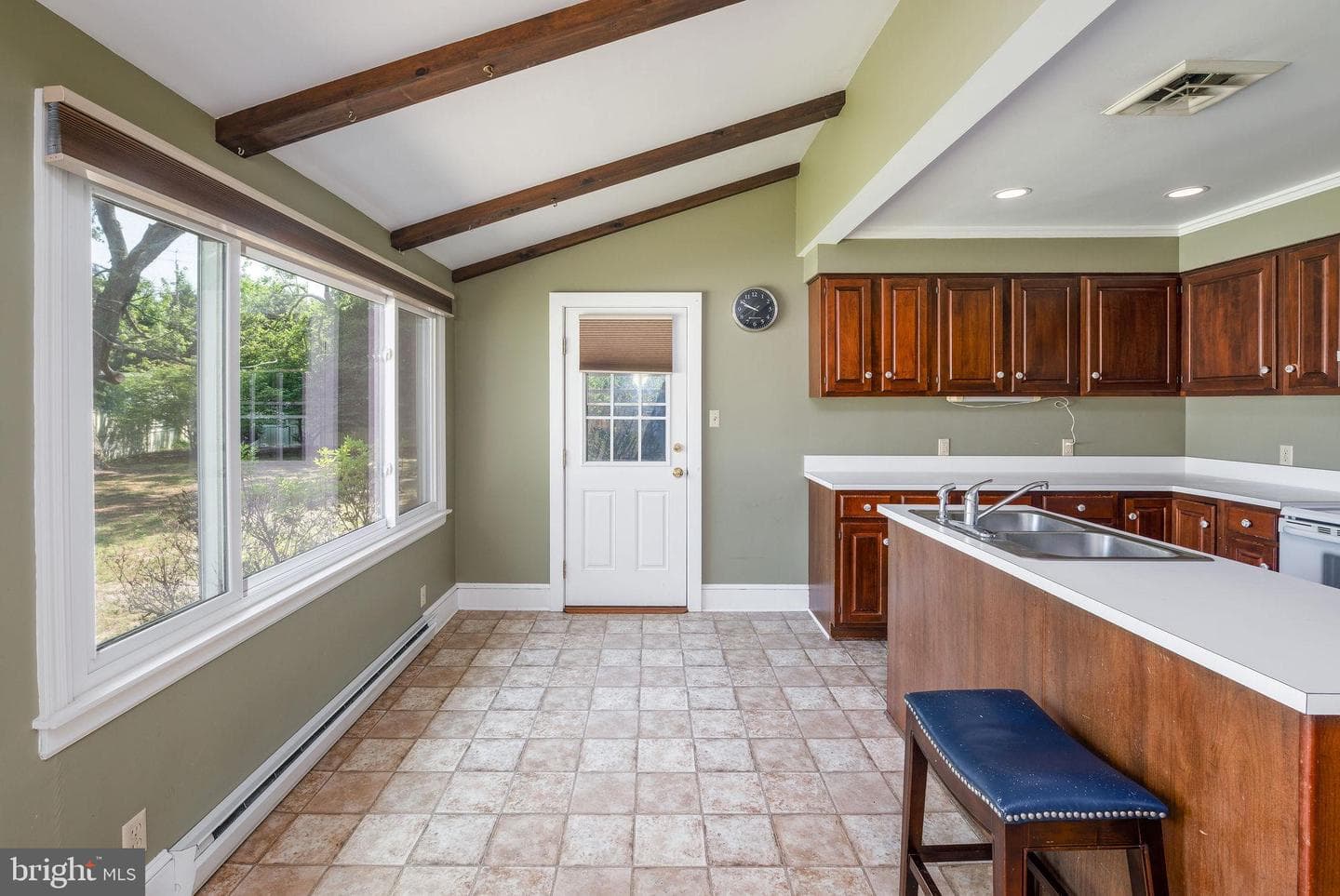 609 Manor Drive photo 13