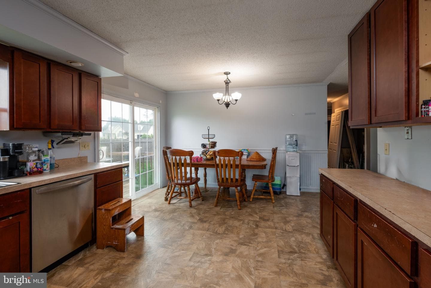 502 Barnsdale Drive photo 11