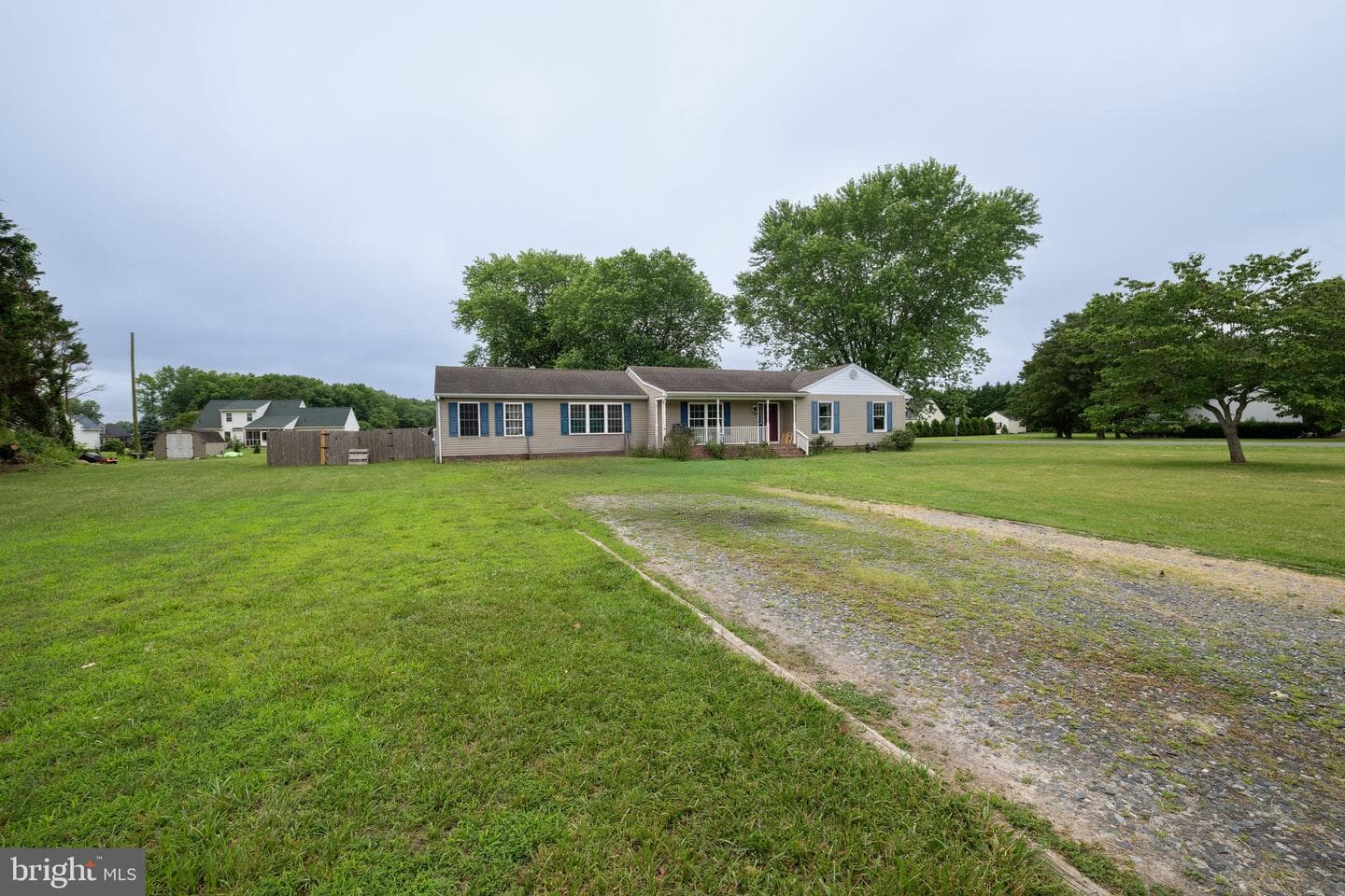 502 Barnsdale Drive photo 2