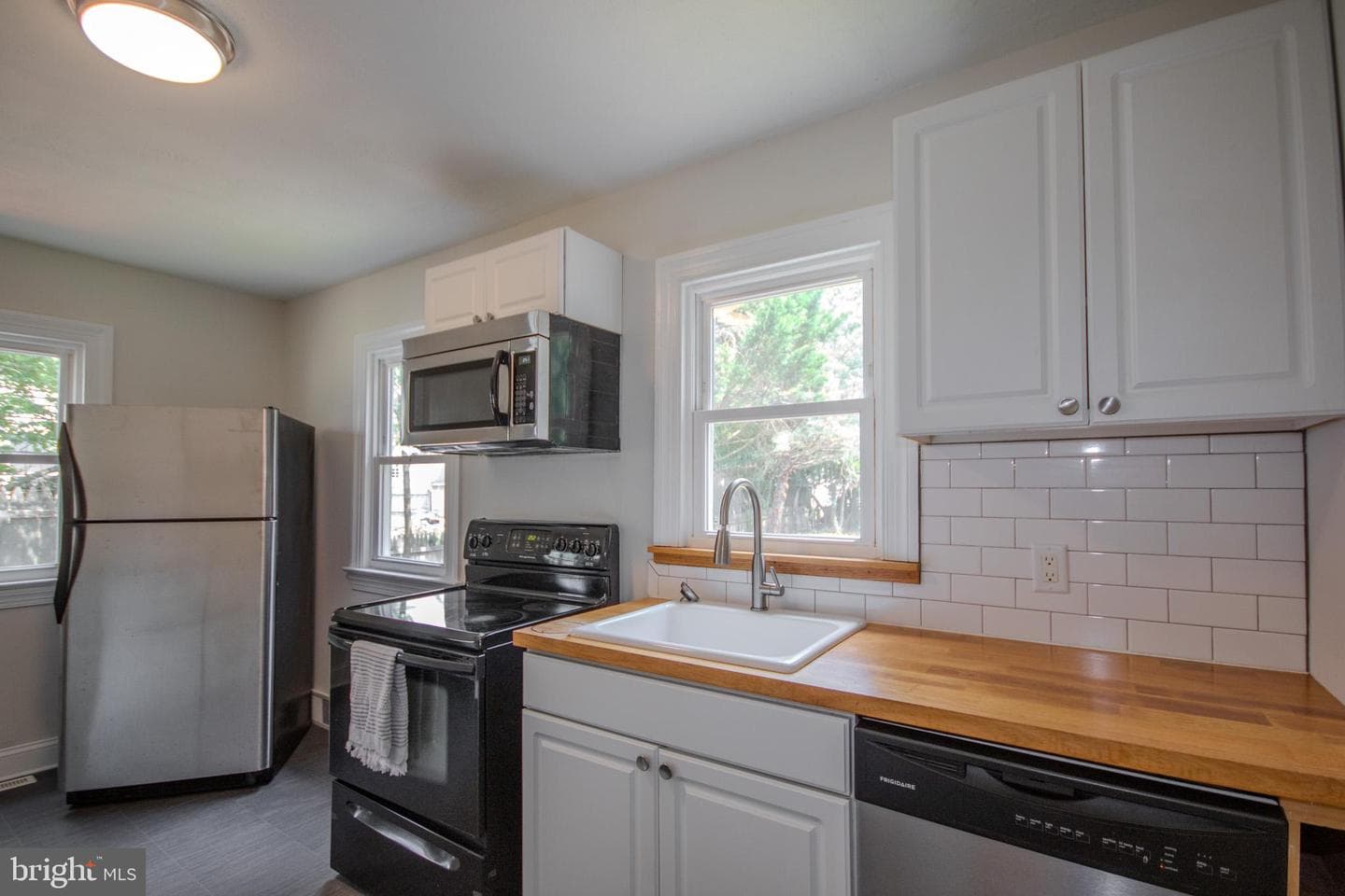 723 Ferndale Road photo 8
