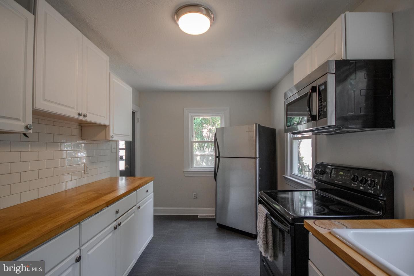 723 Ferndale Road photo 9