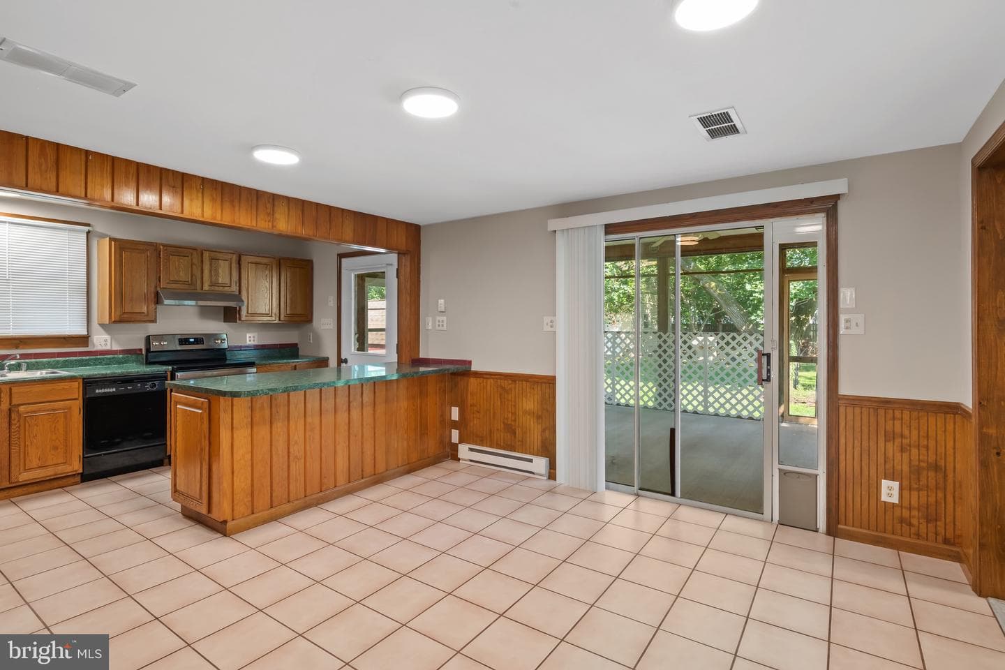 103 Howard Street photo 11