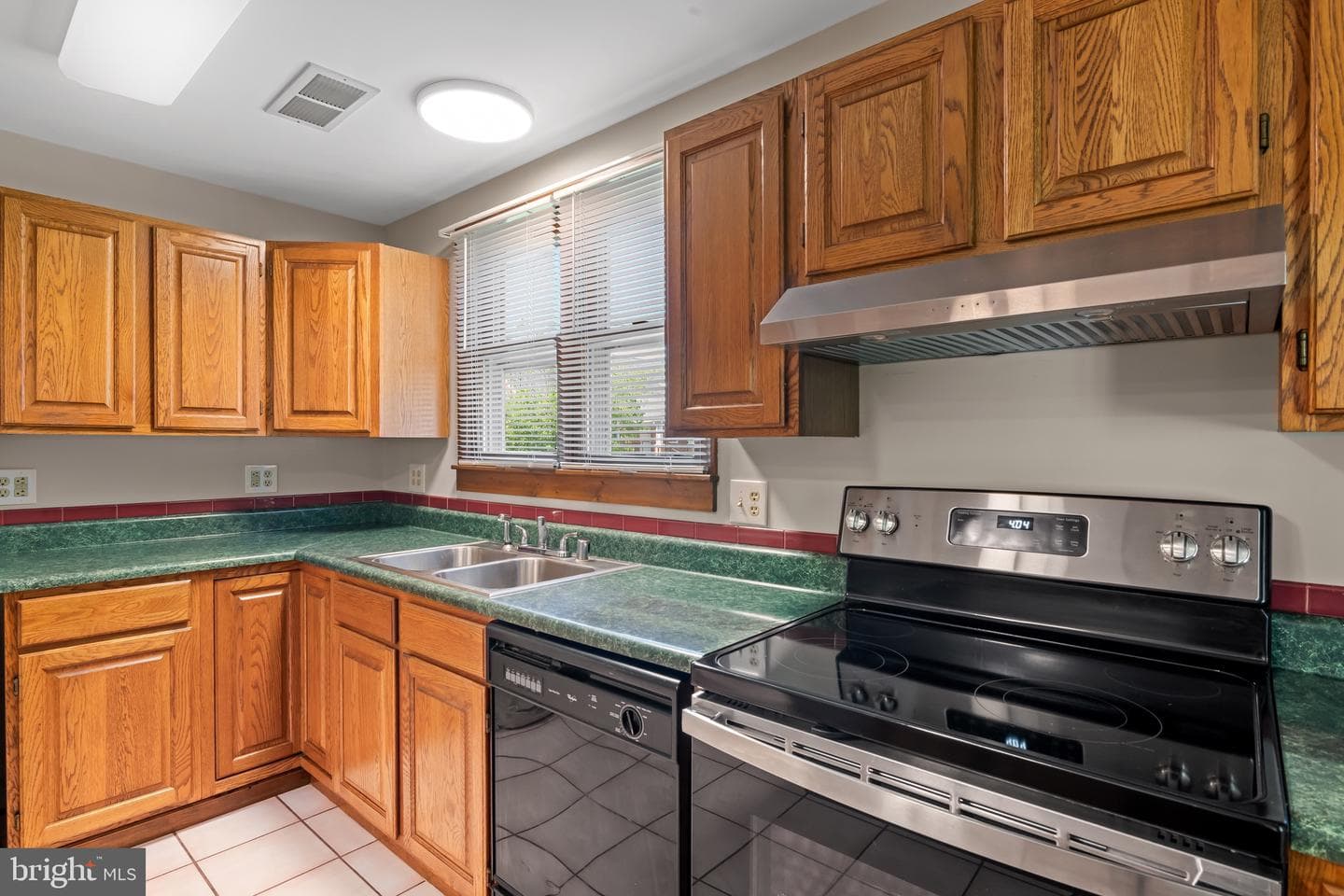 103 Howard Street photo 12
