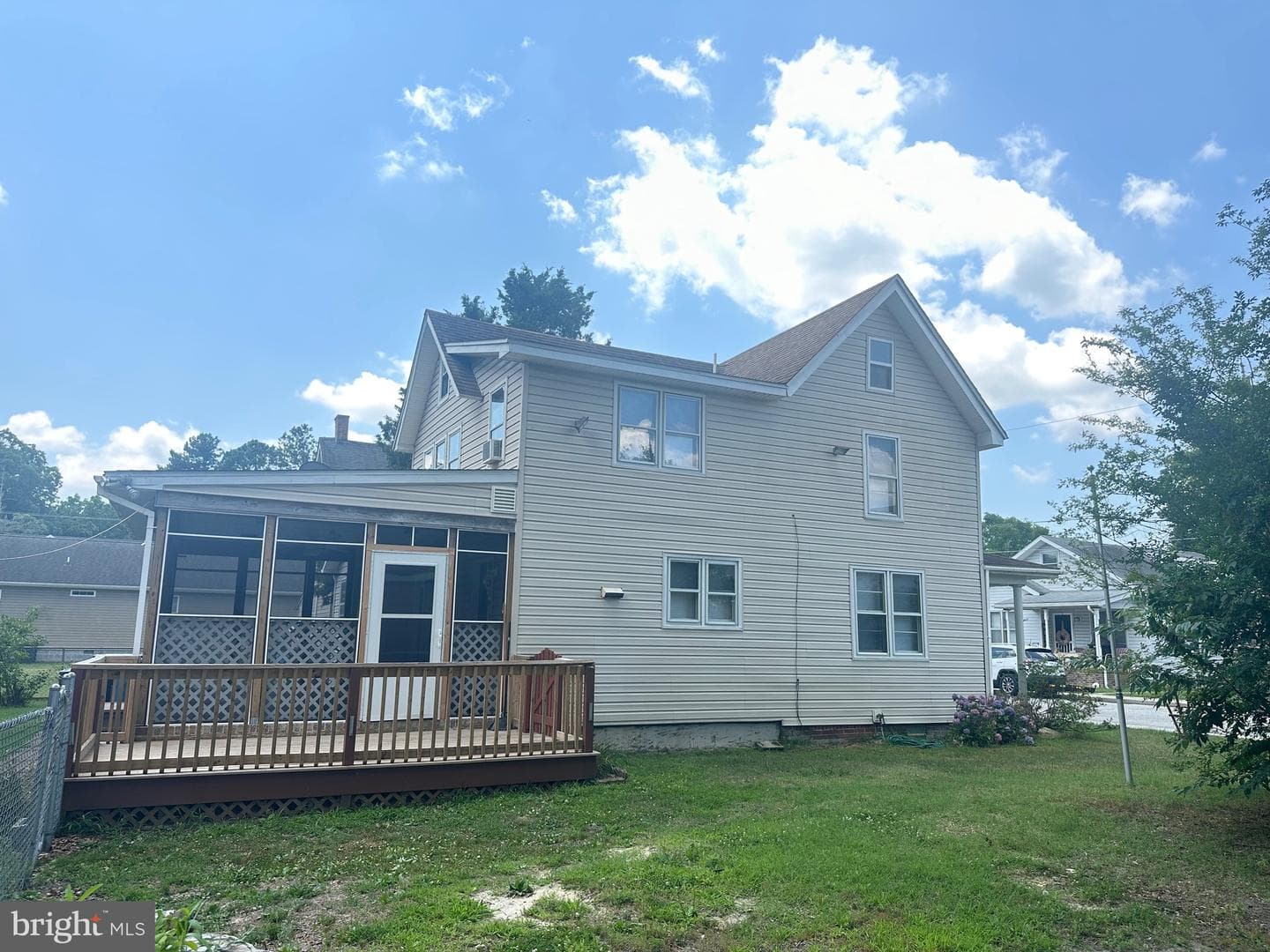 103 Howard Street photo 40