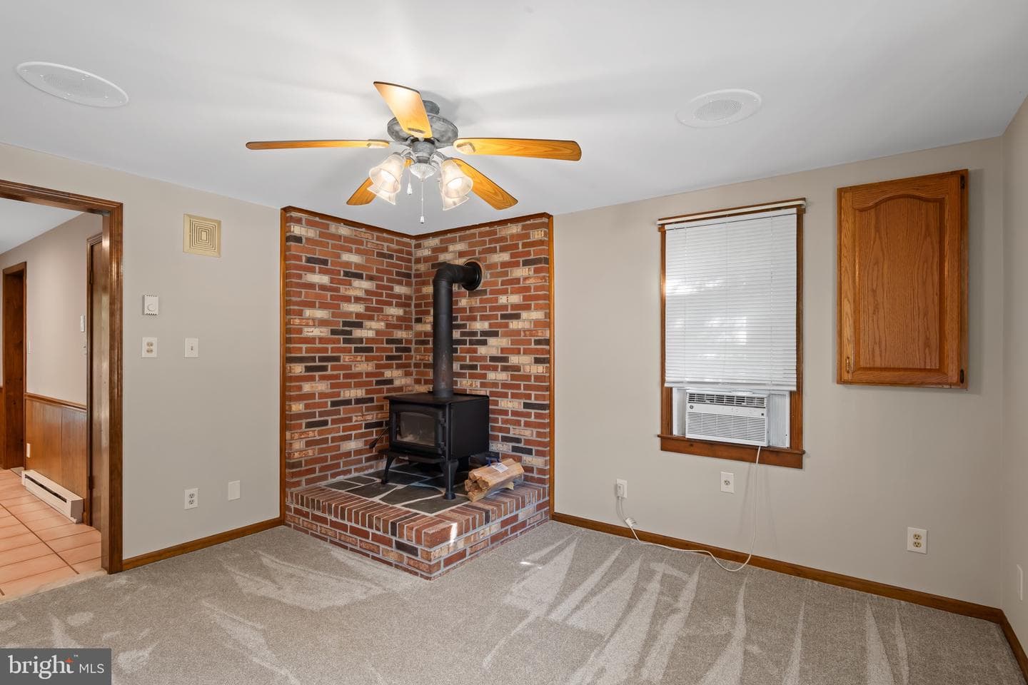 103 Howard Street photo 8