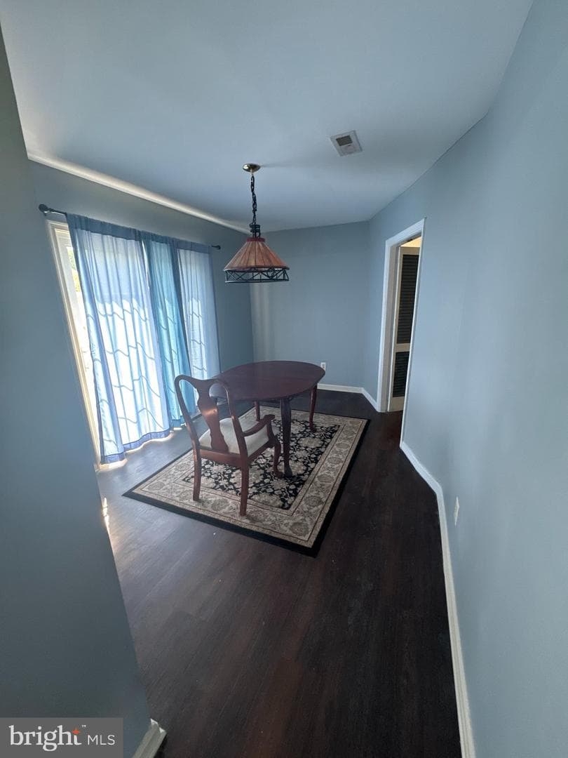 202 Donegal Court photo 16
