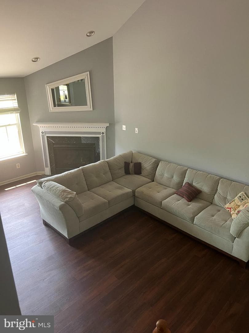 202 Donegal Court photo 2
