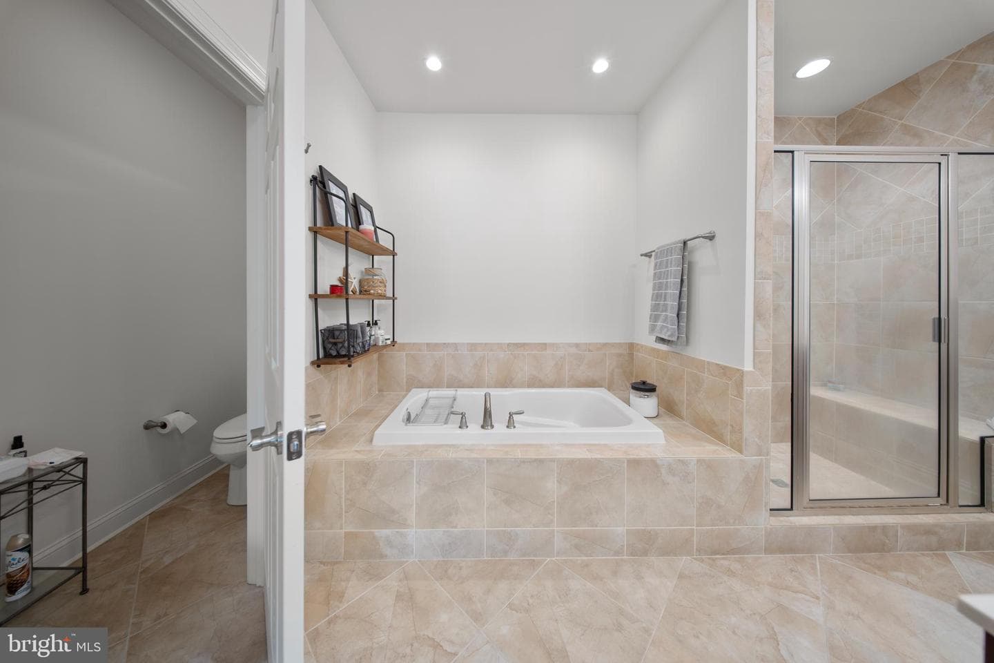 1178 Kestrel Way photo 23